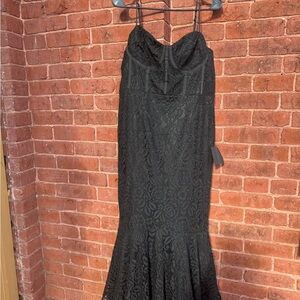 NEVER WORN NWT Lulu’s Black Lace Women’s Mermaid Style Dress